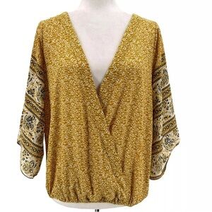 EVEREVE Allison Joy Montago Top. Size S